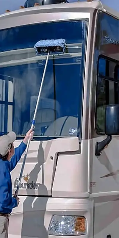RV and trailer cleaning services
