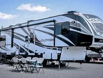 RV & Trailer Detailing Services